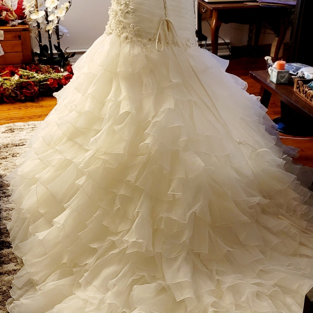 Wedding dress - 10-14 - excellent condition